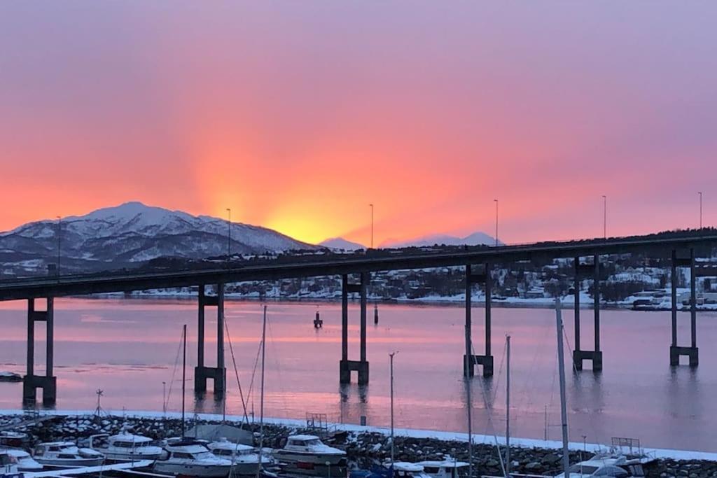 Gateway Senja Apartment Finnsnes Bagian luar foto